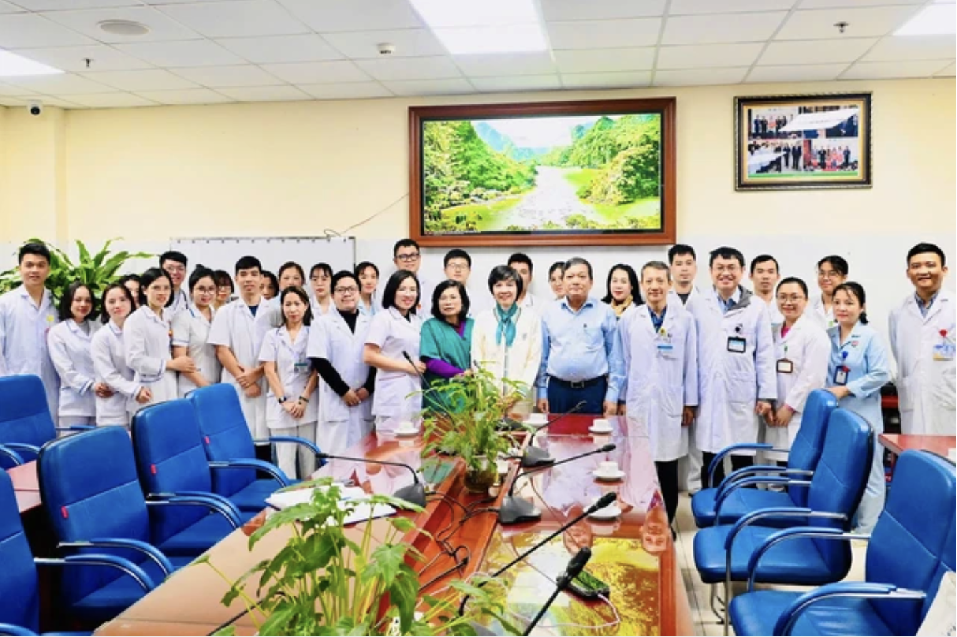 Cận Tết, bệnh nhân ghép phổi song song đầu tiên xuất viện, trở lại sinh hoạt bình thường